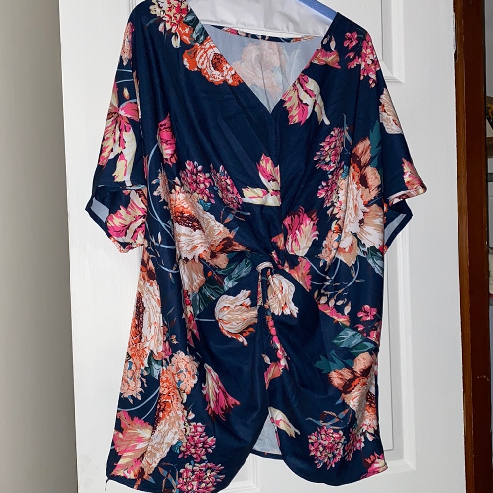 Plus size 2XL 18/20 shirt